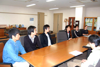 Discussion Held with Exchange Students